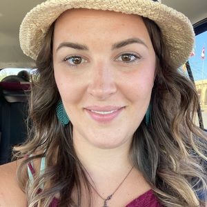 Meet your Posher, Devan